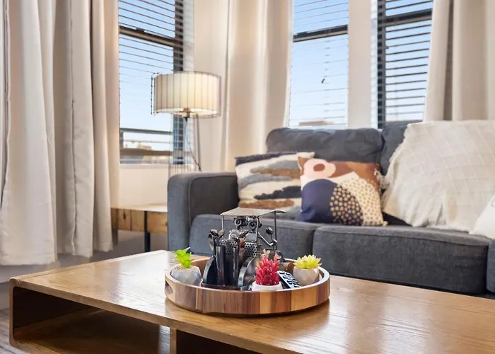 Modern Town Waterfront Cozysuites Paradise 07 Appartement