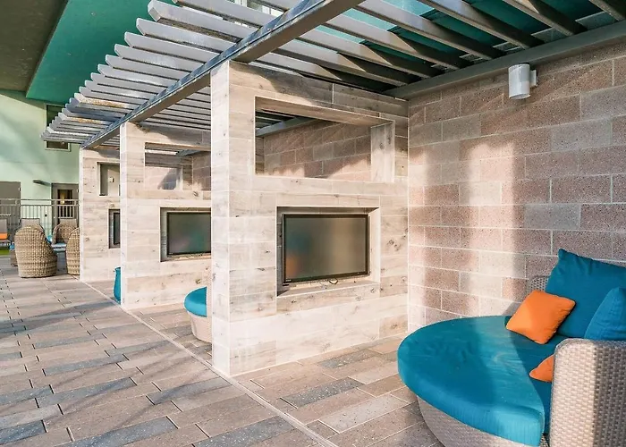 Modern Town Waterfront Cozysuites Paradise 07 *